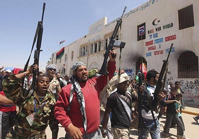 قررت السلطات الجزائرية منع دخول الليبيين بصفة مؤقتة عبر منطقة "الدبداب" الحدودية